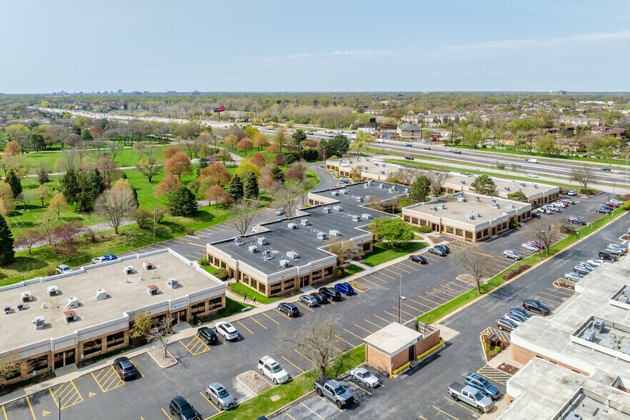 3115 N Wilke Rd, Arlington Heights, IL à vendre - Aérien - Image 2 de 4