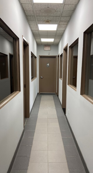 36-44 13th St, Long Island City, NY for lease - Interior Photo - Image 2 of 6