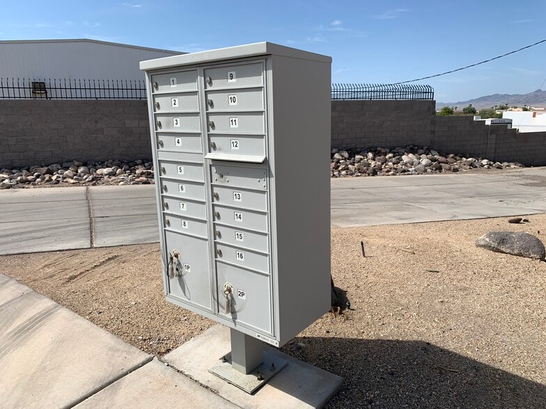 2921 Friendly Pl, Bullhead City, AZ for lease - Building Photo - Image 3 of 15