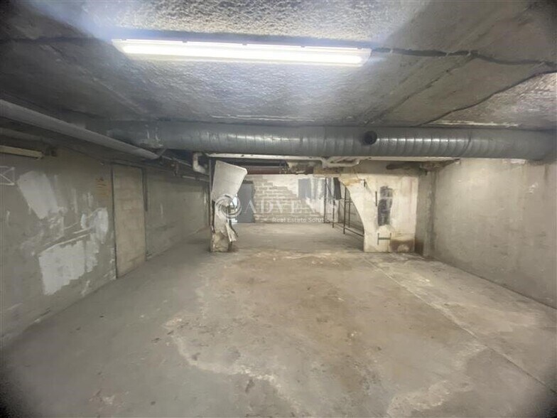 Industrial in Maisons Alfort for lease - Interior Photo - Image 1 of 6