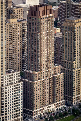 More details for 180-194 Riverside Blvd, New York, NY - Retail for Lease