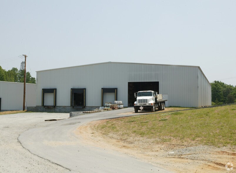 1819 Baker Rd, High Point, NC à louer - Photo du bâtiment - Image 2 de 2