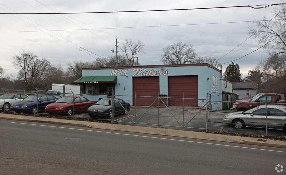 613 Douglas Ave, Nashville, TN for sale - Primary Photo - Image 1 of 2