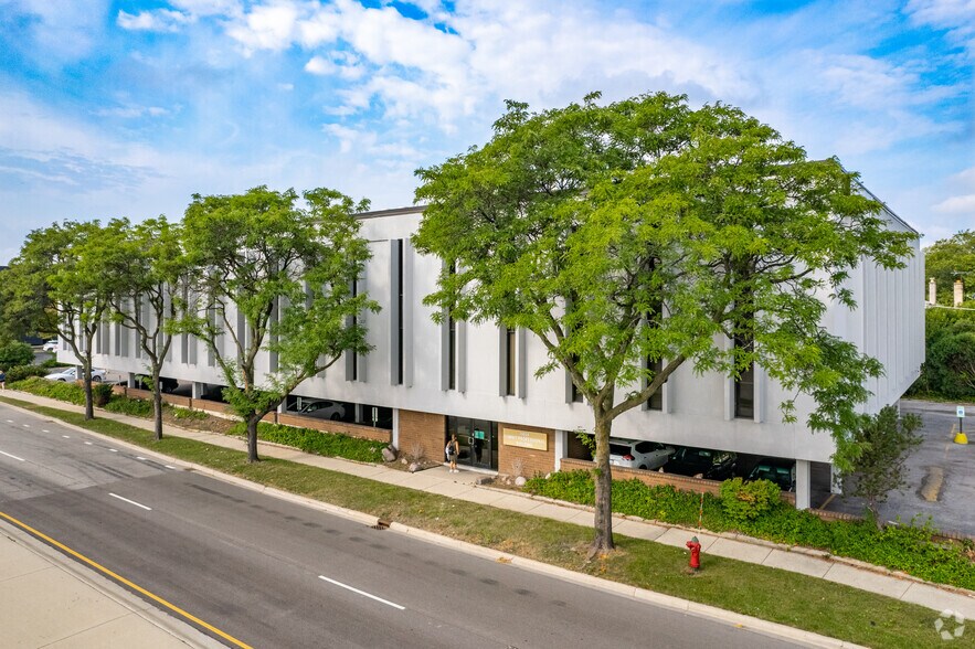 10024 Skokie Blvd, Skokie, IL à louer - Photo du bâtiment - Image 2 de 6