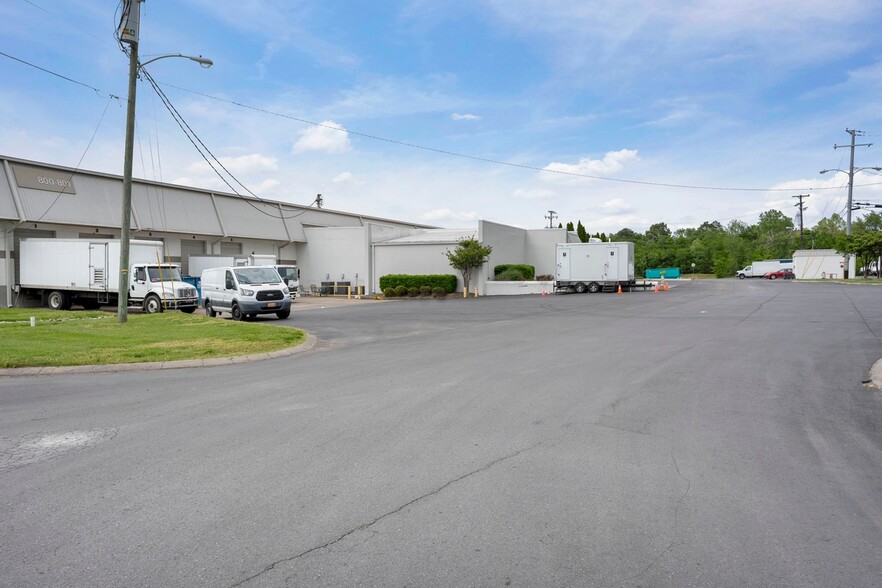 801 Space Park S, Nashville, TN for lease - Primary Photo - Image 1 of 3