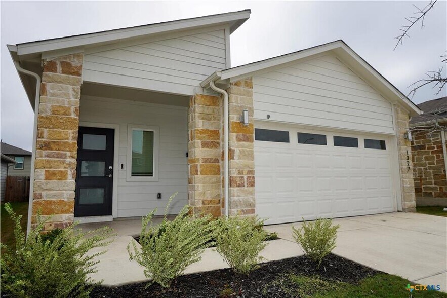 10 Units - Duplex + Single Family portefeuille de 4 propriétés à vendre sur LoopNet.ca - Photo du bâtiment - Image 3 de 16