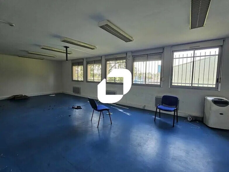 Office in Champagne-au-Mont-d'Or for sale - Building Photo - Image 2 of 5