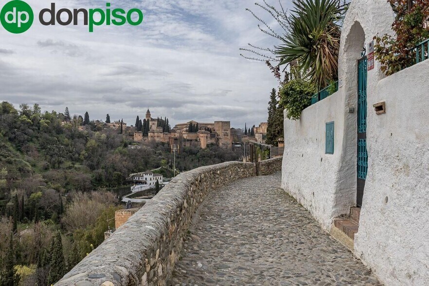 Calle Vereda de los Pinchos, 64, Granada, Granada à vendre - Photo du bâtiment - Image 2 de 18
