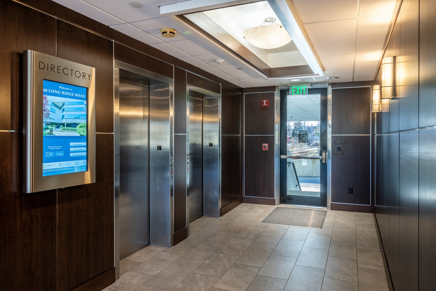 60 Long Ridge Rd, Stamford, CT for lease - Lobby - Image 3 of 19