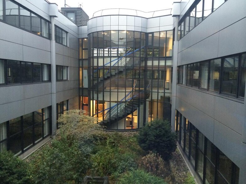 1-3 Allée Des Pierres Mayettes, Gennevilliers à louer - Photo du bâtiment - Image 3 de 6