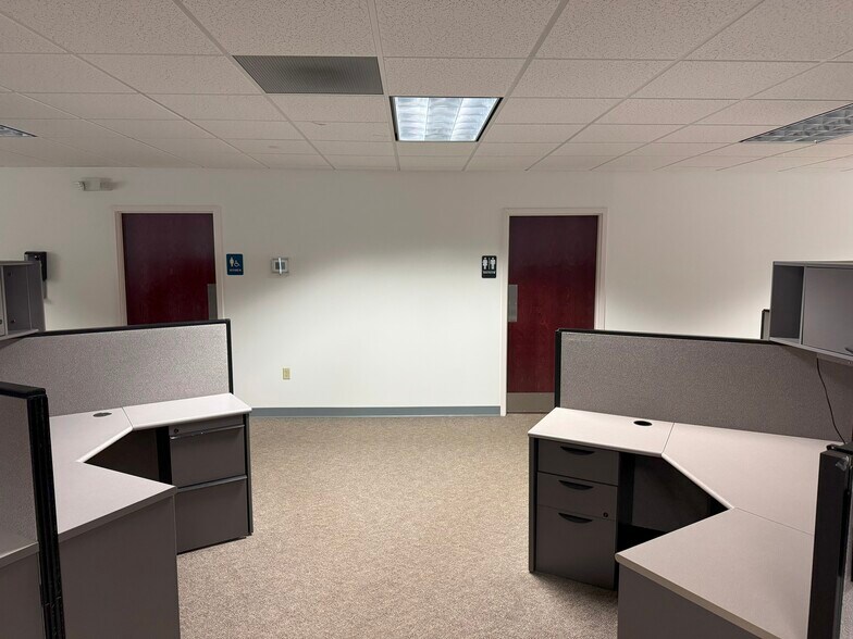 182 Industrial Rd, Glen Rock, PA à louer - Photo intérieure - Image 2 de 9