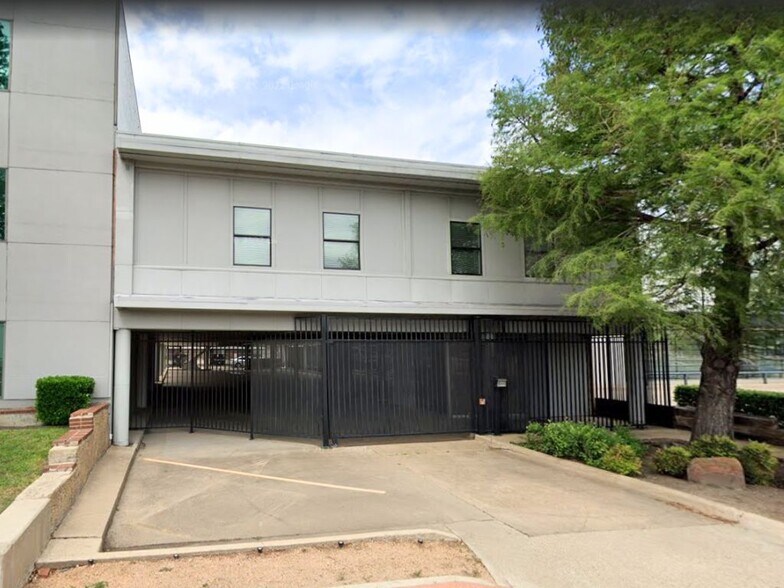 4411 N Central Expy, Dallas, TX à louer - Photo du bâtiment - Image 1 de 5