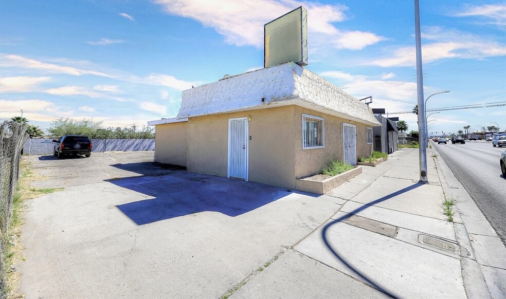 1701 S Eastern Ave, Las Vegas, NV for sale - Building Photo - Image 2 of 11