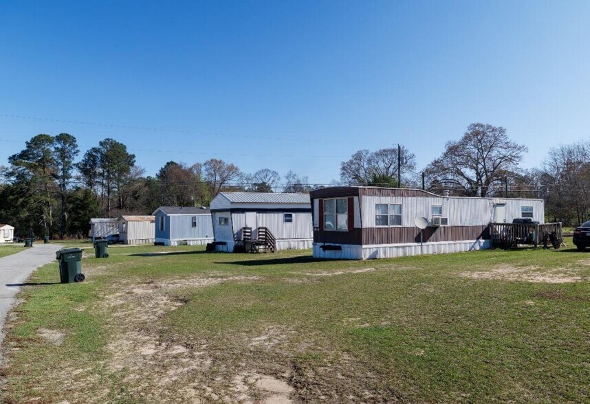 1081 Davis Cir, Thomson, GA à vendre - Photo du bâtiment - Image 3 de 14