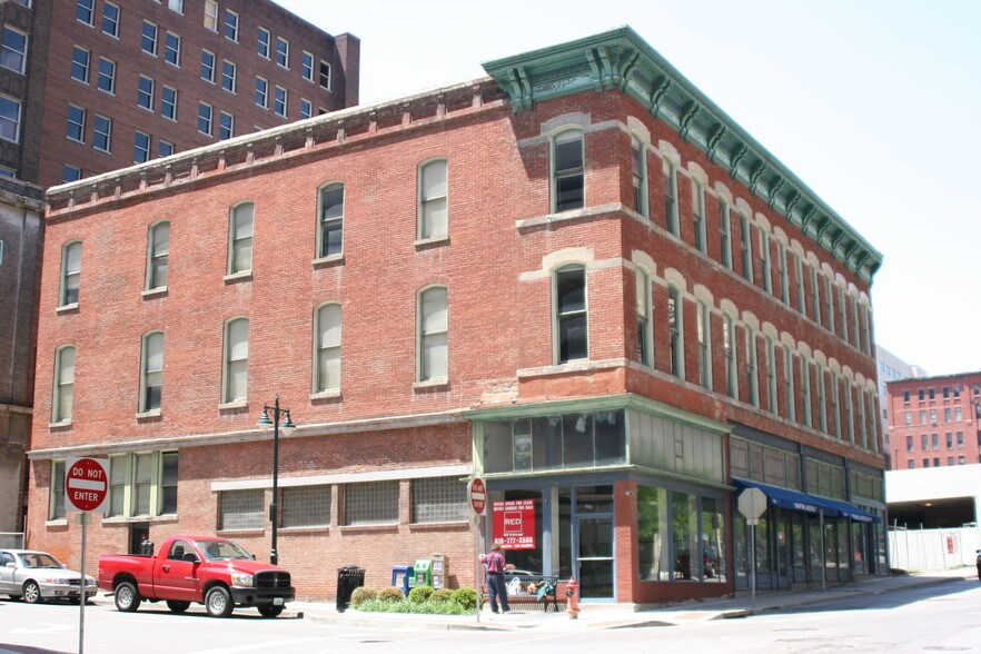 103-107 W 9th St, Kansas City, MO à louer - Photo du bâtiment - Image 1 de 13