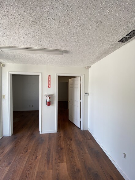 4718 Broom St, San Antonio, TX for lease - Interior Photo - Image 1 of 6