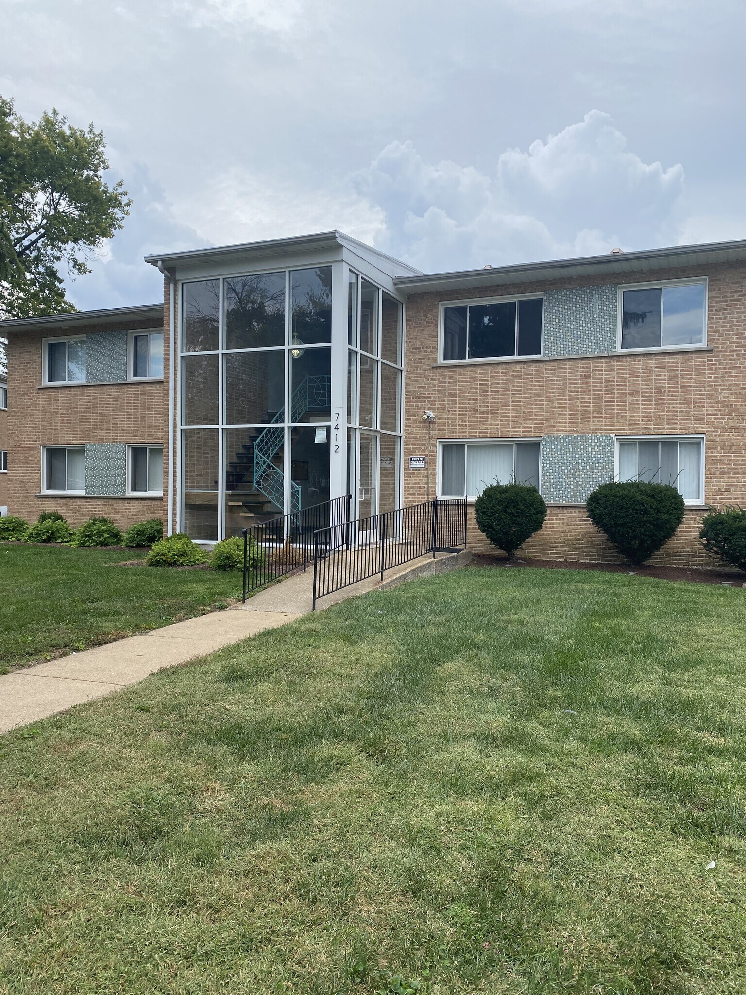 7412-7418 Olian Dr, Hazelwood, MO à vendre Photo du bâtiment- Image 1 de 1