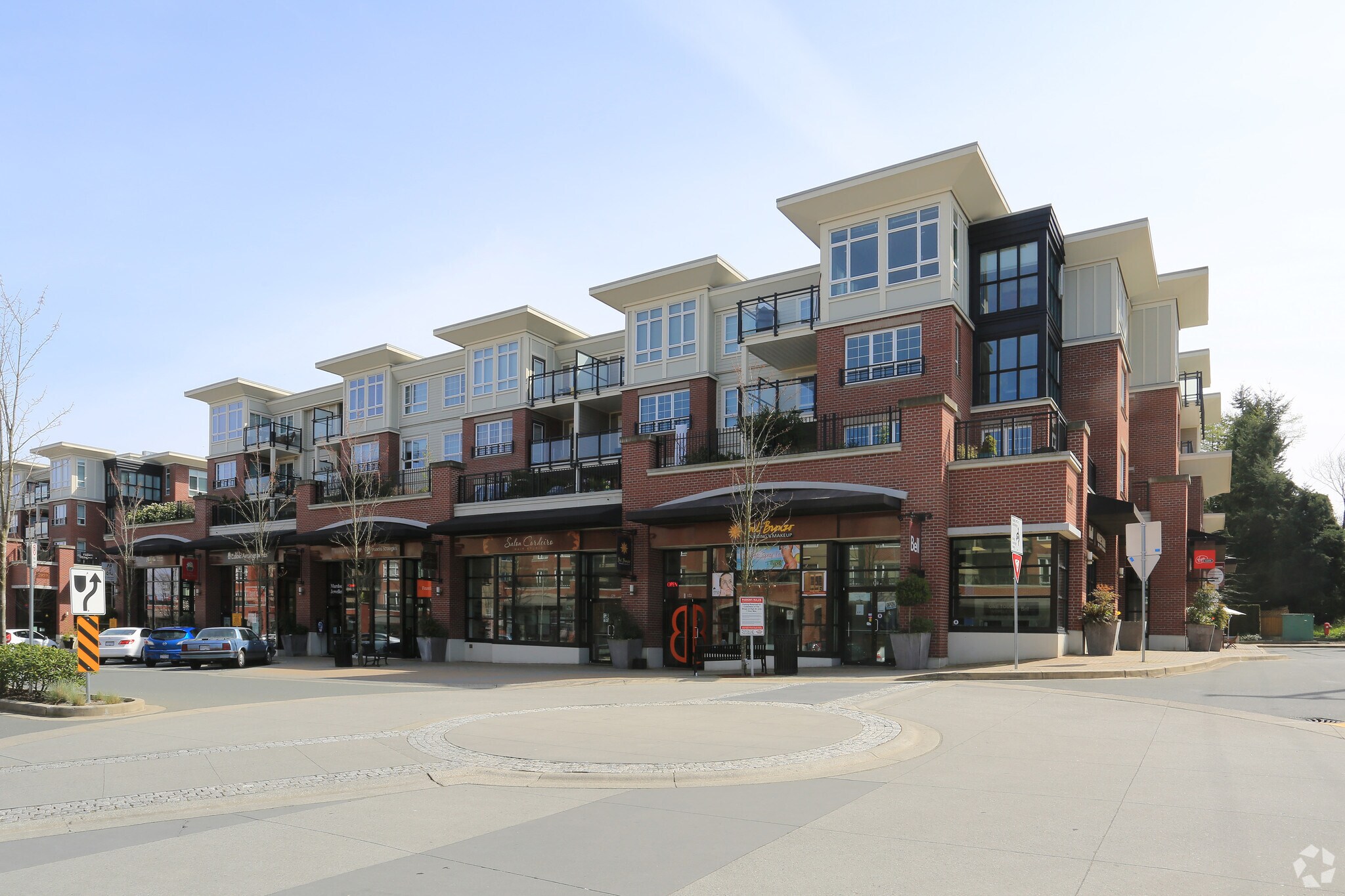 2950 King George Blvd, Surrey, BC à vendre Photo principale- Image 1 de 1