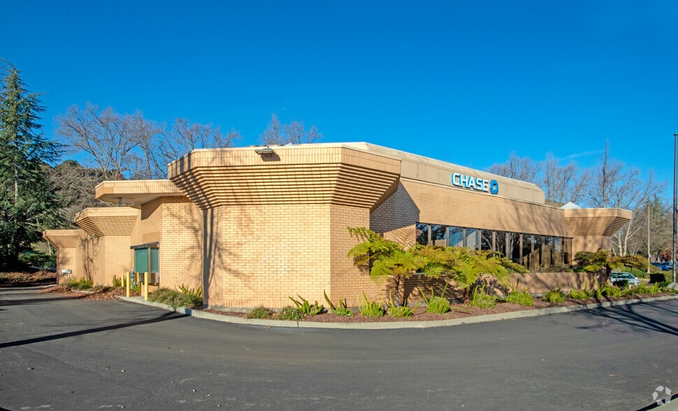 5800 Stoneridge Mall Rd, Pleasanton, CA for sale - Primary Photo - Image 1 of 12