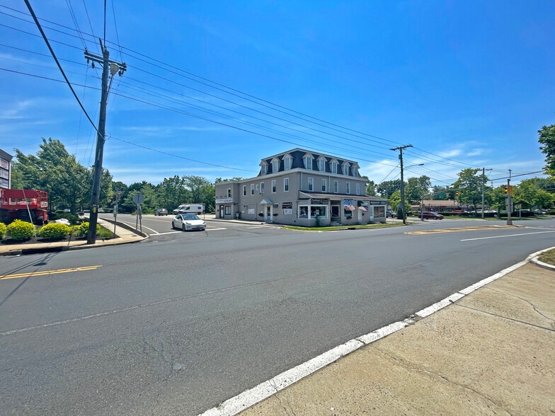 11 N Main St, Manahawkin, NJ à vendre - Photo du bâtiment - Image 2 de 6