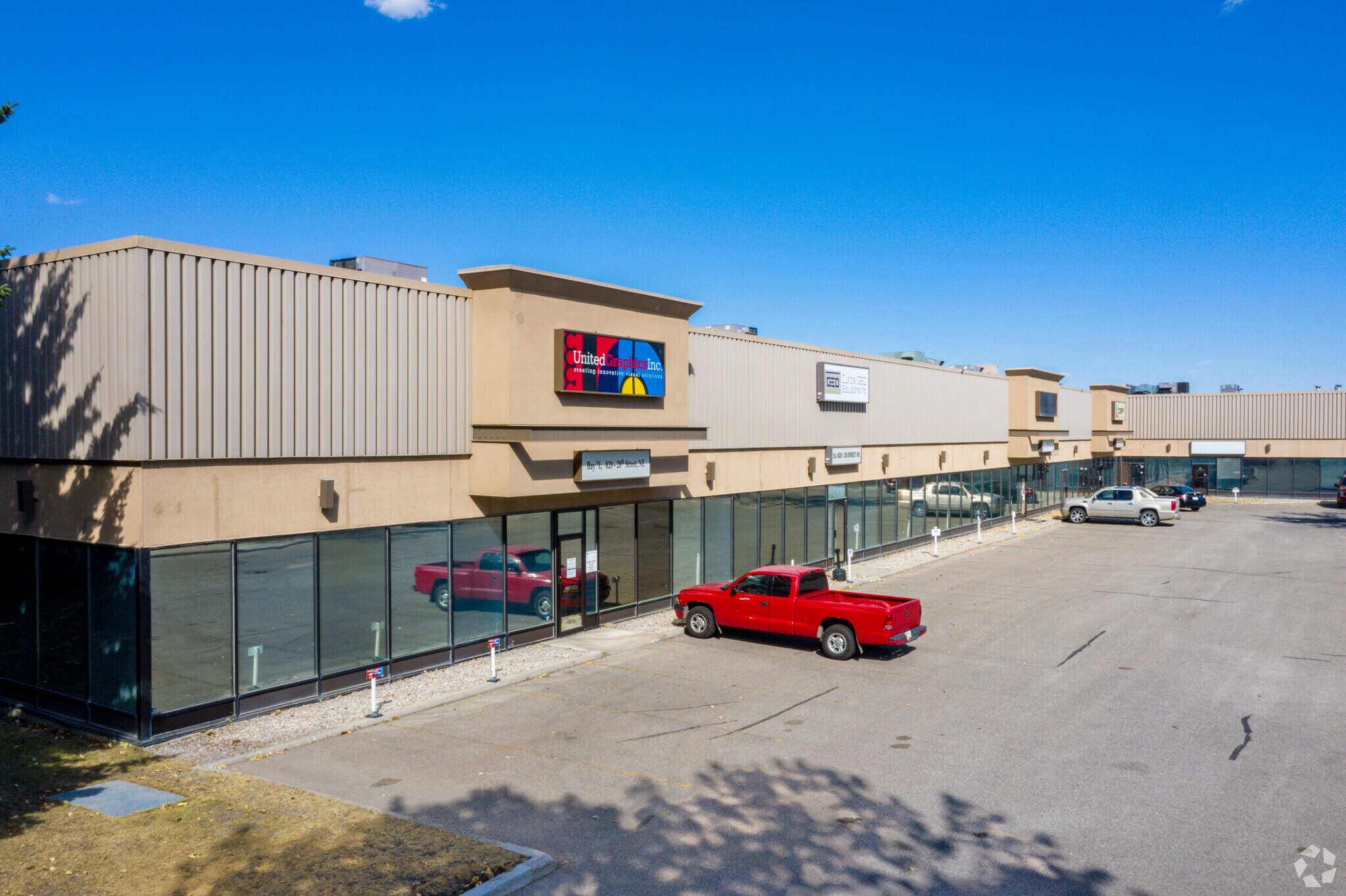 640-820 28th St NE, Calgary, AB à vendre Photo du bâtiment- Image 1 de 1