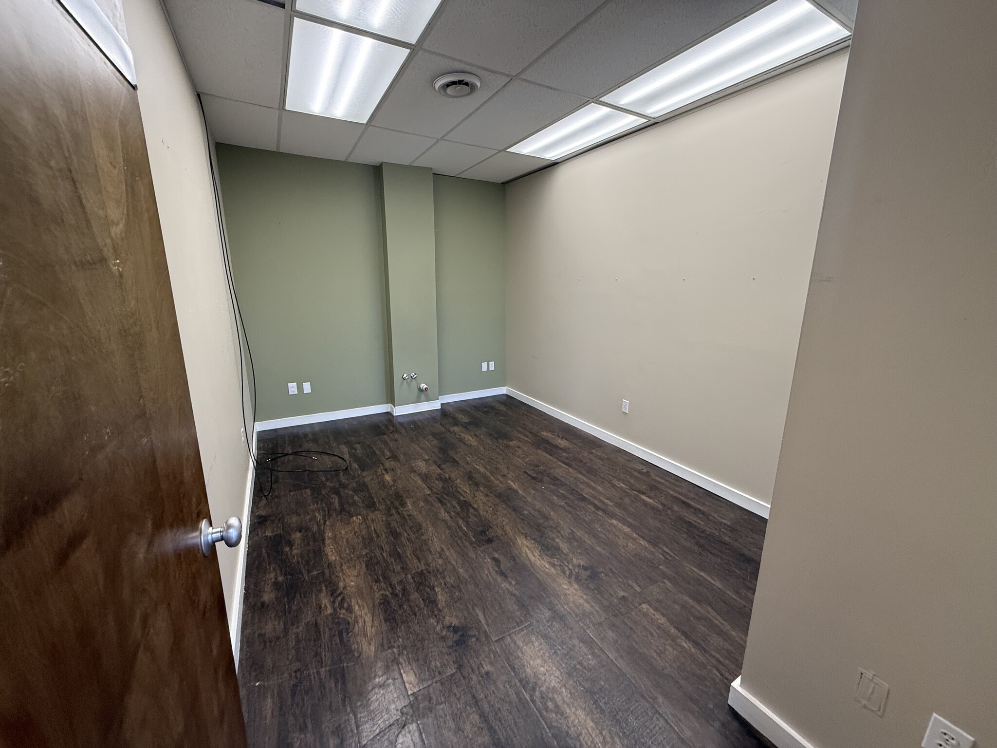 2500 W Broad St, Athens, GA for lease Interior Photo- Image 1 of 3