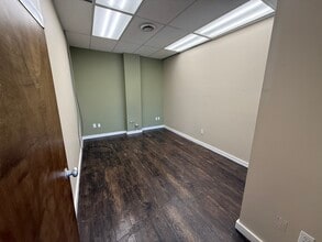 2500 W Broad St, Athens, GA for lease Interior Photo- Image 1 of 3