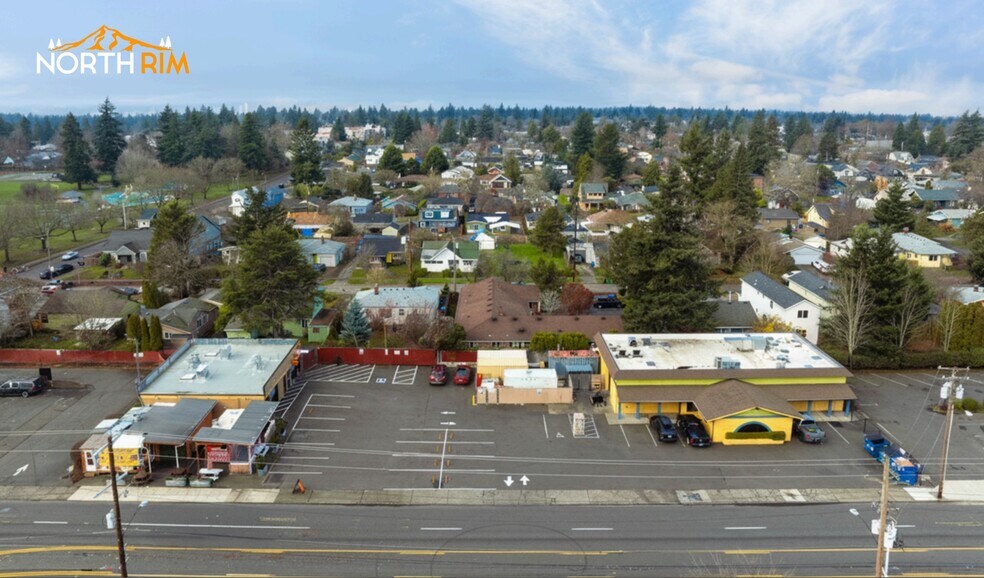 NE 82nd Avenue Portfolio portefeuille de 2 propriétés à vendre sur LoopNet.ca - Photo du bâtiment - Image 3 de 6