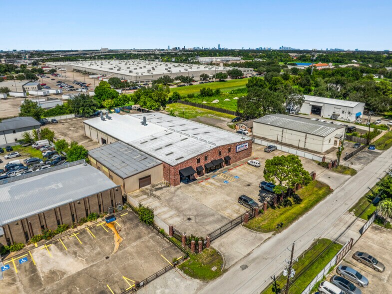 10522 Brighton Ln, Houston, TX à vendre - Photo du bâtiment - Image 3 de 4