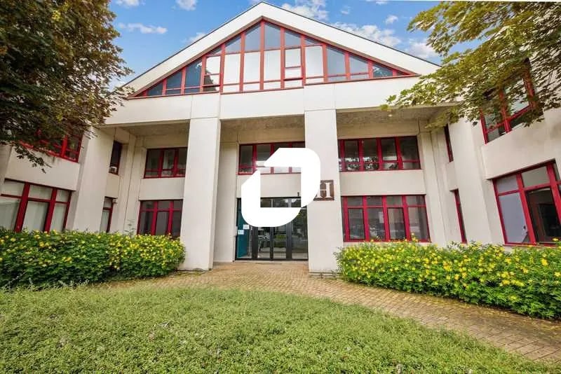 Flex in Les Ulis for sale Building Photo- Image 1 of 17