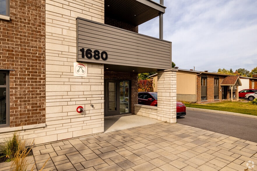 1680 Rue Barbeau, Sainte-Catherine, QC à vendre - Photo du bâtiment - Image 3 de 4