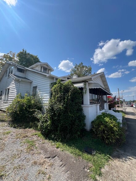 615 S Washington St, Maryville, TN for sale - Building Photo - Image 2 of 17