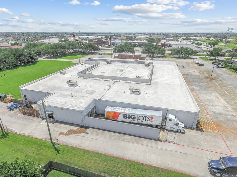 4815 East Fwy, Baytown, TX for sale - Building Photo - Image 1 of 1