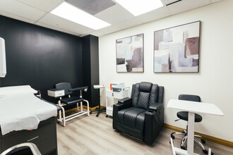 5400 Balboa Blvd, Encino, CA for lease Interior Photo- Image 2 of 3