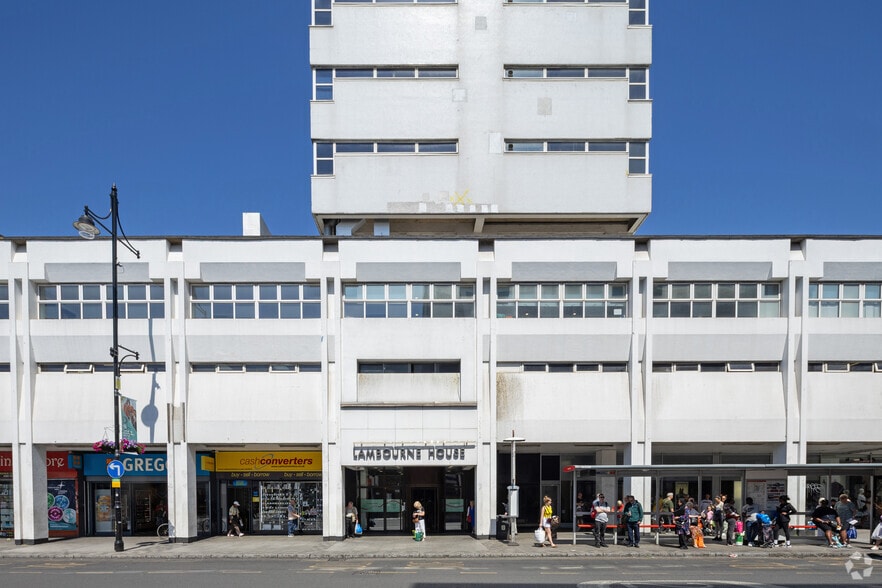 7 Western Rd, Romford for lease - Building Photo - Image 3 of 4