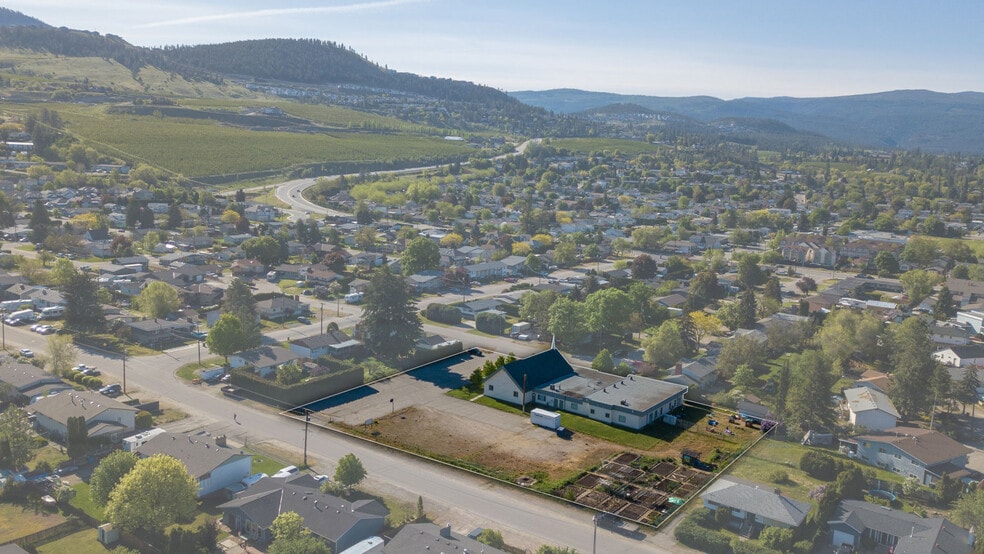 250 Gibbs Rd W, Kelowna, BC for sale - Building Photo - Image 2 of 5