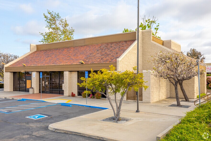 621-701 S Rancho Santa Fe Rd, San Marcos, CA à louer - Photo du bâtiment - Image 1 de 15