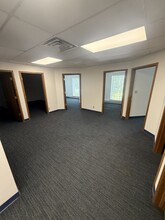 5205 N Ironwood Ln, Milwaukee, WI for lease Interior Photo- Image 2 of 11