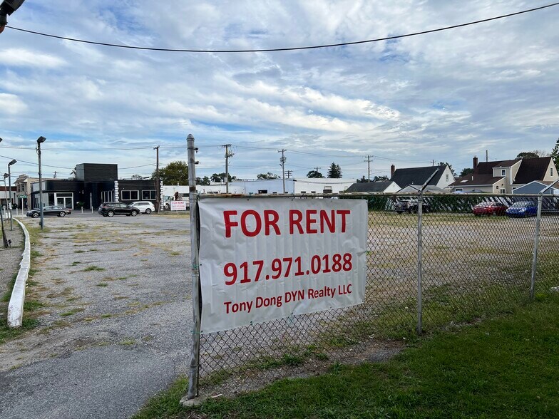 450 W Merrick Rd, Valley Stream, NY à louer - Photo du bâtiment - Image 3 de 4