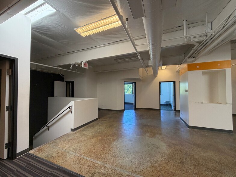 285 Bel Marin Keys Blvd, Novato, CA à louer - Photo du bâtiment - Image 3 de 6