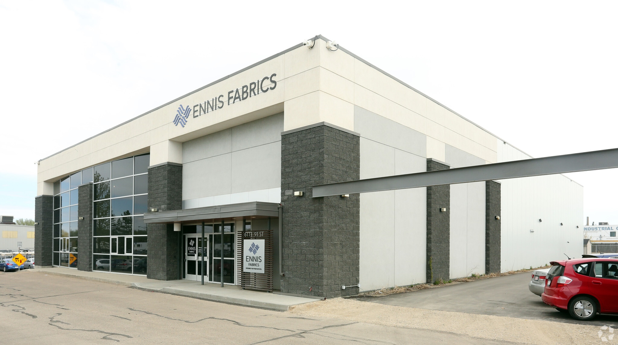 6111 91st St NW, Edmonton, AB à vendre Photo principale- Image 1 de 1