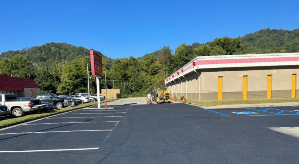 1548 S US Highway 421, Harlan, KY for sale - Building Photo - Image 2 of 5
