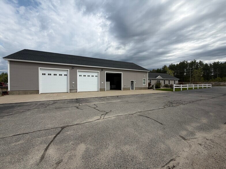 1667 White Mountain Hwy, Sanbornville, NH for lease - Building Photo - Image 2 of 12