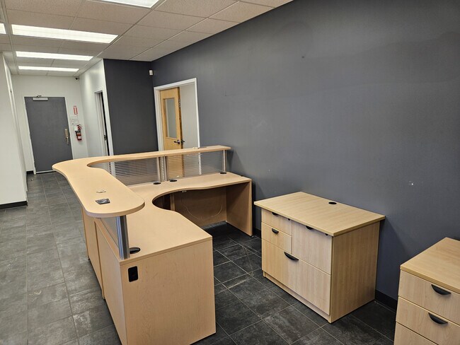 Plus de détails pour 9333 37 Av NW, Edmonton, AB - Bureau à louer