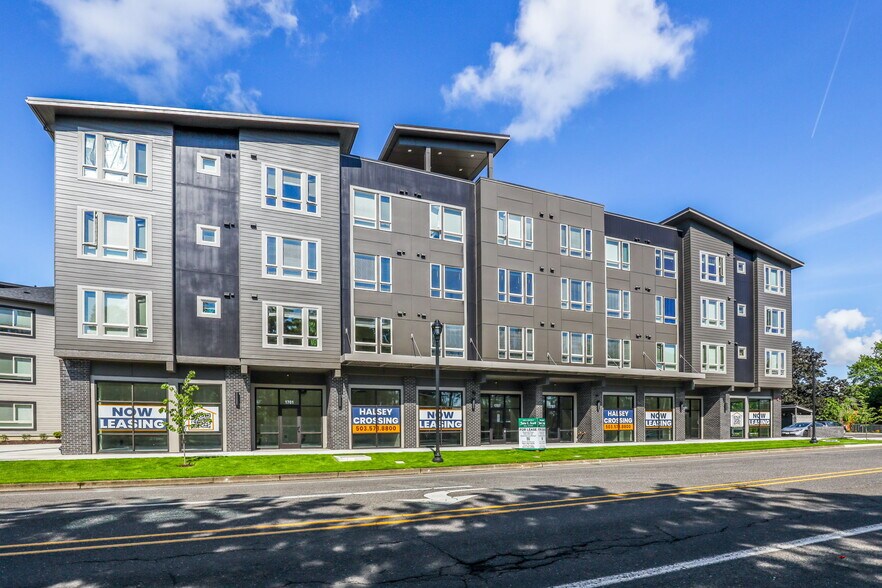 22025 NE Halsey St, Fairview, OR à louer - Photo du bâtiment - Image 2 de 33