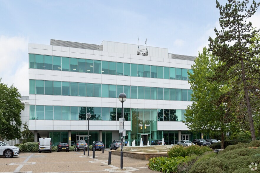 St Albans Rd W, Hatfield à louer - Photo du bâtiment - Image 2 de 2