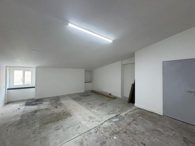 108 Salamander St, Edinburgh for lease - Building Photo - Image 3 of 10