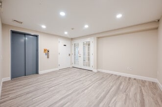 4 Weber Ave, Malverne, NY for lease Interior Photo- Image 2 of 12