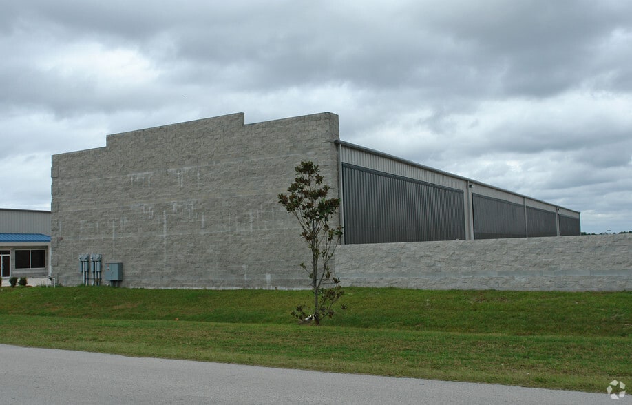 919 Biscayne Blvd, Deland, FL à louer - Photo du bâtiment - Image 3 de 10