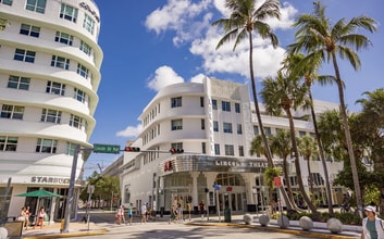 541-551 Lincoln Rd, Miami Beach, FL for lease Interior Photo- Image 1 of 7